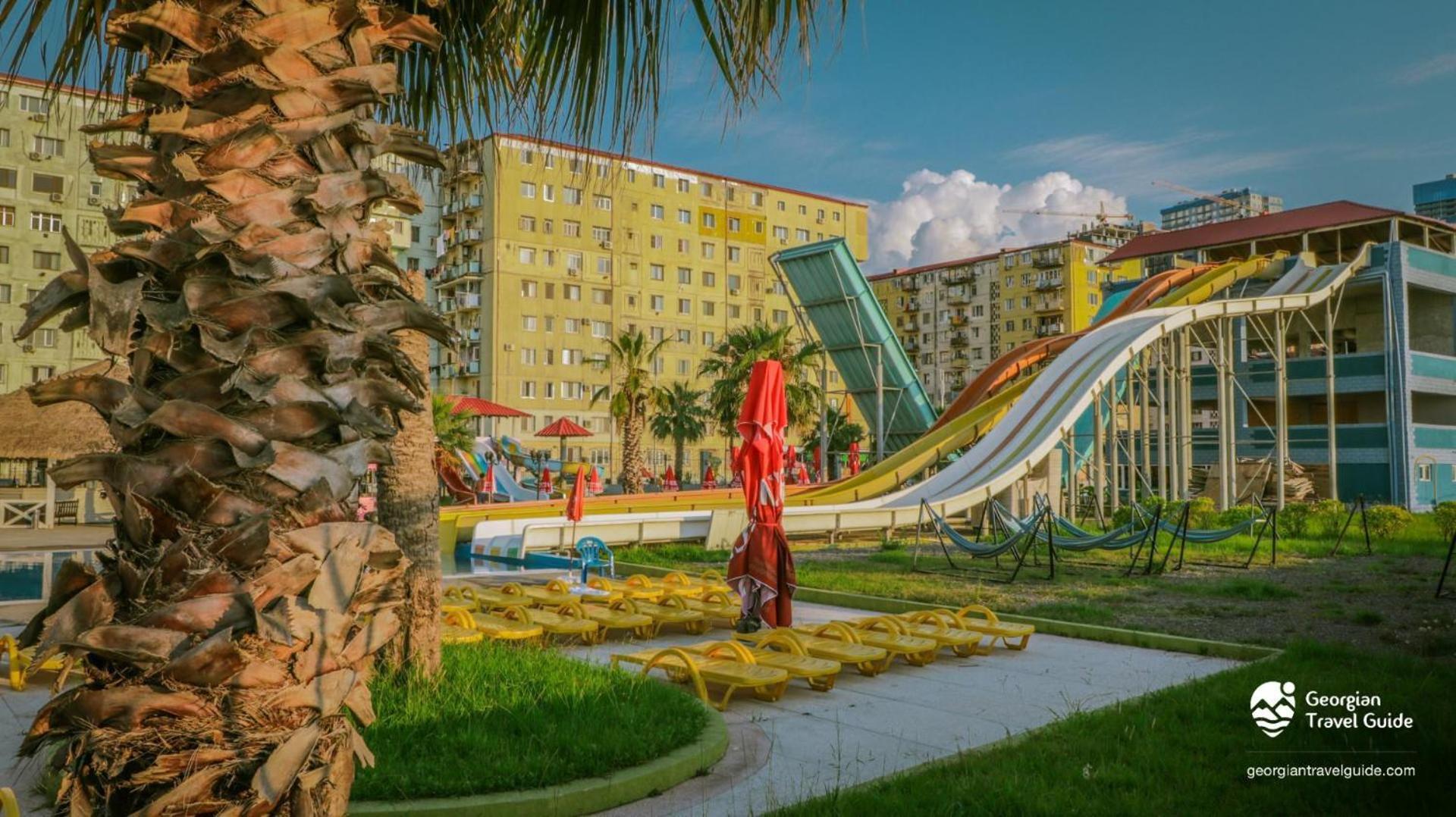 Real Palace Batumi Esterno foto